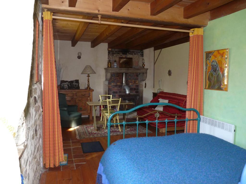 Le Trot'In Chair Martigny-le-Comte Room photo