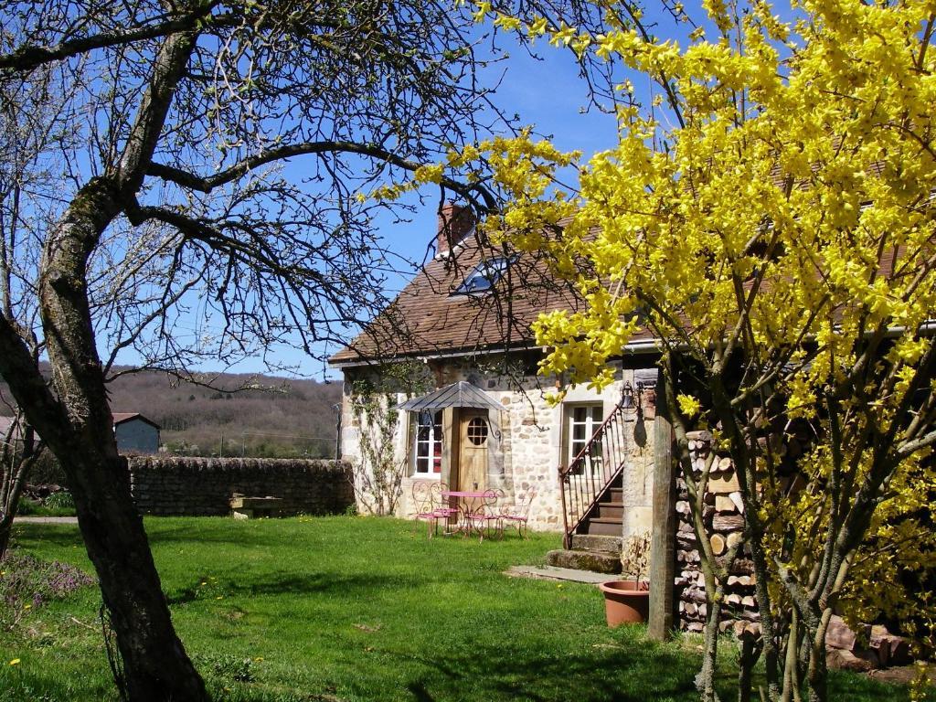 Le Trot'In Chair Martigny-le-Comte Exterior photo