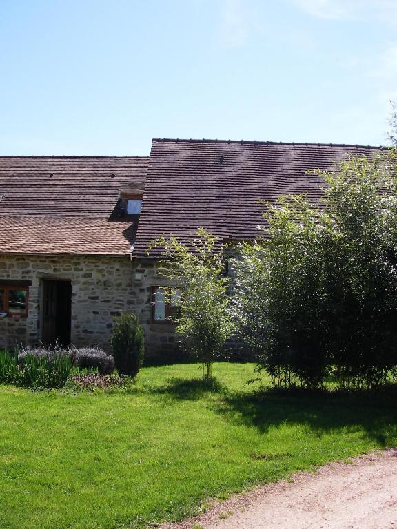 Le Trot'In Chair Martigny-le-Comte Exterior photo